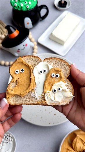 Boo! Here’s a Halloween treat that’s cute, fun, and frighteningly delicious. Whipped pumpkin cream cheese, spooky little faces, and all the fall flavour you’ve been craving. Get the recipe: https://new.milk.org/discover-dairy/recipes/pumpkin-cream-cheese-toast/ | Dairy Farmers of Ontario