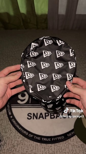 Innovative New Era Inflatable Cap Molder