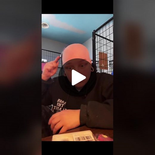 nug said i wish y’all could see the live comments 🥲 #unhinged #fyp #baldwoman #bald #funny #alopecia