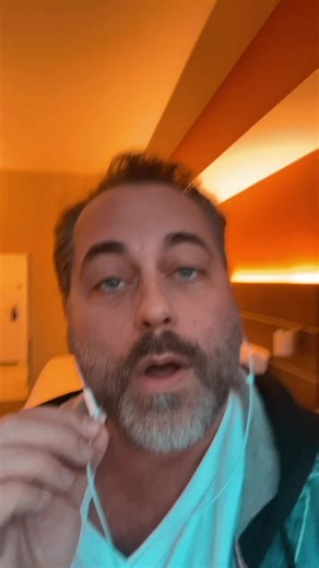 183K views · 6.7K reactions | The kissing balloon | Kevin James Thornton | Facebook