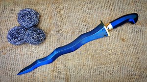 Crafting a Kris Knife from Wootz Steel Forged from Scrubber Cleanz – A Unique Process