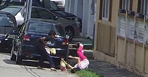 Video of horrific snatch theft in Kota Baru goes viral | New Straits Times