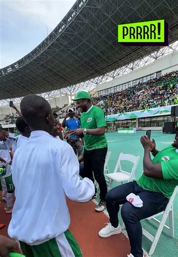 The legendary Asamoah Gyan dances Kakalika with the winners of the Milo U-13 Championship, Nkawkaw Salvation Army.