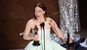 Dress Drama: Emma Stone's zipper burst on Louis Vuitton dress