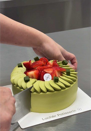 Delicious Matcha Strawberry Cake Recipe You’ll Love