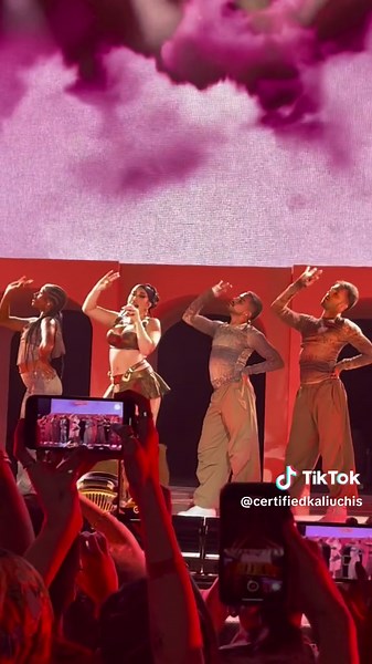 “Fur Mejor” - Kali Uchis SHES SO HOTTT MY VIDEO FROM CONCERT IN Irving Tx #kaliuchis #kuchis #kaliuchistour #redmooninvenus #moonlight #iwishyouroses #telepatia #kaliuchisedit #kaliuchisstan #sinmiedo #isolation #deadtome #afterthestorm #porvida #melting #loner #fyp #fypシ #foryou #foryoupage #viral #concert