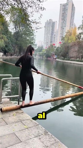 Quedó atrapada en medio del río por este error