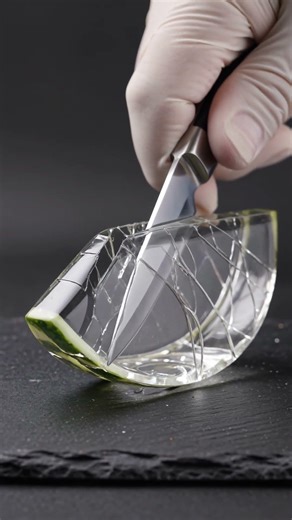 【ASMR】最高に心地よい破砕音。ガラスのスイカを切ってみた / Cutting Glass Watermelon #shorts