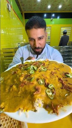 "Chicken Haleem with Saji Rice & Desi Ghee Tarka – Viral Pakistani Street Food 2025!"
