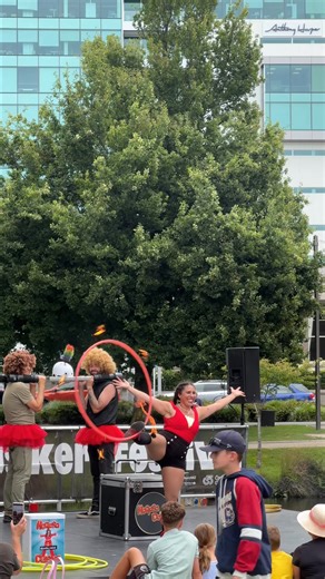 ☀️🎪 DAY 7 – WORLD BUSKERS FESTIVAL 🎪☀️ Thursday’s here and the weekend weather is already starting strong 👀☀️ If this is the warm-up, we’re very ready for what’s coming. Buskers are out, the city’s buzzing, and Ōtautahi is doing what it does best — big laughs, bold tricks, and blink-and-you’ll-miss-it moments everywhere you turn. Swing by, soak it up, and show the love — tap the hat to keep the magic alive 🎩✨ | World Buskers Festival