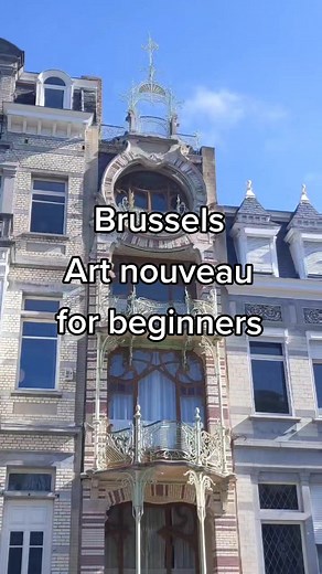 Brussels Art nouveau for beginners: the most iconic building in the city 🤩 #catherineinbrussels #brusselsarchitecture #artnouveaubrussels #artnouveau #maisonsaintcyr