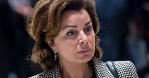 Bernard Tapie endetté : cette somme colossale que sa veuve Dominique a déjà remboursée