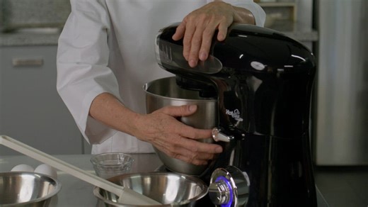 Portrait of a pastry chef using a blender - Free Stock Video