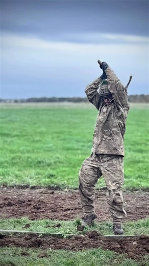RMA Sandhurst on Instagram: "Shovels at the ready Trench building is no small task - it takes hard graft, teamwork and sometimes a little help from plant machinery, if you are lucky. For Officer Cadets, the Intermediate Term Defence Exercise is best remembered for one thing: digging deep. #Training #CombatReady #Sandhurst #Digging"