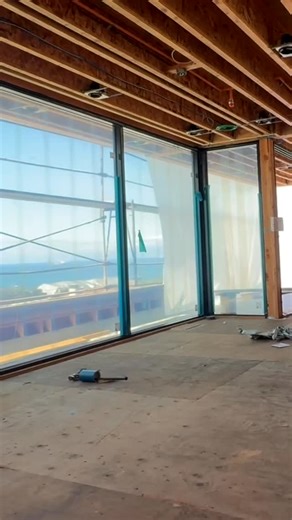 Sneak Peek // 25th Street Exterior Lounge // Real-Time Render Reveal What begins as an open frame is now shaping into an inviting outdoor retreat. From structural balance to refined detail, each layer builds toward a seamless coastal escape. . Architecture & Build: @e2designstudio & @kkcfinehomes Windows: @nuvistawindows Homeowners: @jessmaimone4 Finish Carpentry: @orourkeconstructioninc Wood Flooring: Exterior Stone : @konaturalstone Siding Material: @newtechwood Landscape: @joneslandscapes.la 