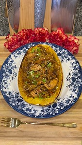 Spaghetti Squash Lo Mein🥡 Start out by cutting a spaghetti squash in half, remove the seeds, and then top it with a drizzle of oil and salt & pepper. Bake it cut side down at 400 degrees for 30 to 35 minutes. When it’s done, use a fork to scrape out the squash, and then set it all aside to cool. Then in a pan on medium heat with high heat oil, add in 1 pound of your choice of protein. (I’m using thinly sliced chicken, but you can also use thinly sliced beef or shrimp.) Cook it until it’s browne