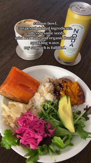 I have been LOVING how much time I have been playing with food!! I love to make deconstructed sushi bowls 🩷