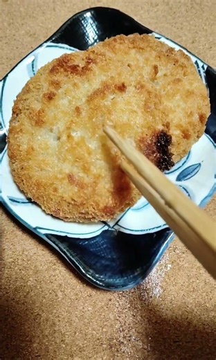 5月5日の晩ごはん。味噌汁、ごはん、ミンチカツ、玉子とほうれん草の炒め物、白菜とシーチキンの煮物です。 #まいにちごはん #今日の晩ごはん #food #japanesefood