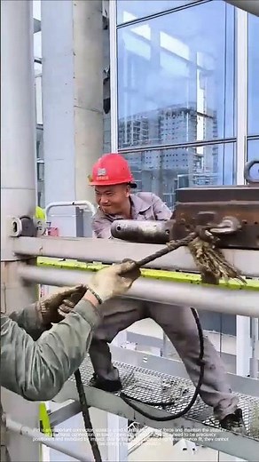 Tower crane pin shaft installation process