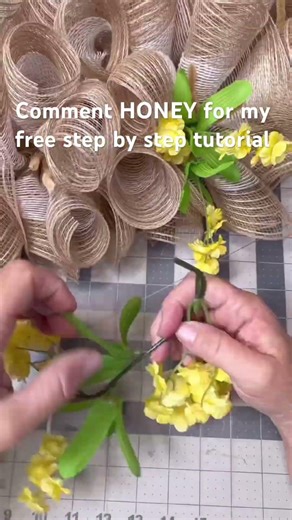 How To Make a Swag Wreath/ How To Make a Spring Wreath/ Summer Wreath/ Bee Wreath/ Spring Wreath