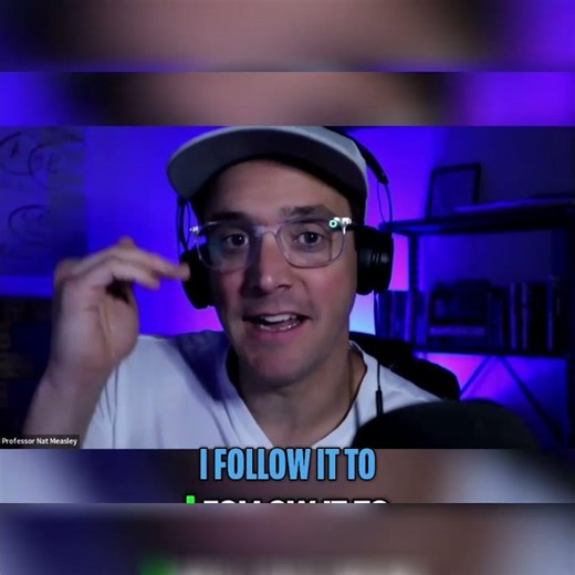 Script or Wing It? The Performer's Dilemma Explained! #shorts