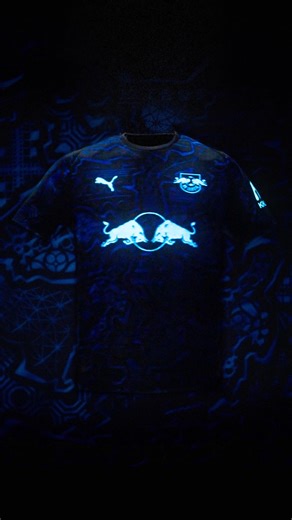 It’s time to glow up 🌌🩵 Sign up now for the exclusive pre access to our new PUMA Football "Glow in the Dark" jersey! 🔗 https://jersey.rbleipzig.com/ Red Bull Shop | RB Leipzig