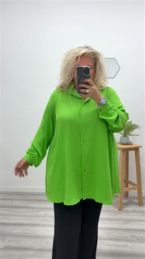 Elcaprichodemarisa on Instagram: "Nueva blusa con tablas en la espalda 😄😄😄😄. 📏Hasta talla 58. 💰22,95€. 🛍️ No dudes en hacer tu pedido ⬇️ 📦 Disponible en nuestra tienda online 🔗 https://elcaprichodemarisa.com/ 🚚 Envío gratis a partir de 50 € 📲 ¡Haz tu pedido por DM o entra ya a la web! 📲WhatsAap (617077143) 📨 Mensaje directo #elcaprichodemarisa #tallagrande #modajuvenil modaonline tiendaonline tallasgrandes modafemenina curvyfashion modamujer"