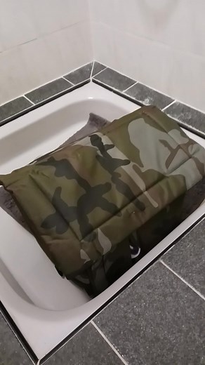 1.3K views · 41 reactions | Nous étions en droit de remettre AMÉTHYSTE sur son lieu de vie mais devant l’hostilité, envers les chats d’un couple rencontré, , nous y avons renoncé. Même en fournissant les croquettes, aucun terrain d'entente. AMÉTHYSTE prend donc la place libérée par SWEETY qui poursuit sa période d’essai en foyer. Espérons qu’une solution sera vite trouvée aussi pour cette jeune minette. | Association CPFA les félins libres Argeles 66 | Facebook