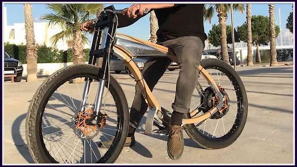 Super Soco & Onyx Mopeds: The Best Affordable Electric Motorbikes Ranked by Range