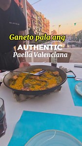 Paella Valenciana 👌🇪🇸 Paella Valenciana is authentic Spanish fried rice originating from Valencia, the eastern coast of Spain. It is believed that the dish was first invented by laborers who worked in the fields for lunch. And of course, they used whatever ingredients they could find to prepare this dish. Typical ingredients include rice🌾, meats—like chicken🐓, rabbit🐇, and snails🐌—Garrofón beans, green beans, tomatoes🍅, sweet paprika, olive oil, rosemary, and finally saffron. But the mos