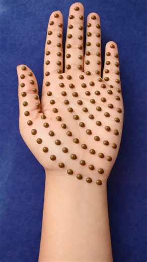 Beautiful Dots Easy Mehndi Trick 2026 || Mehndi Design ||#shorts #youtubeshorts #mehndi