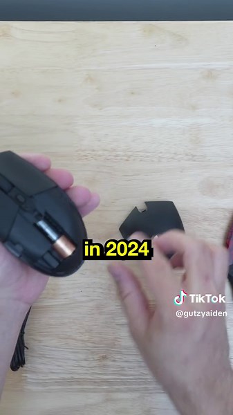 Replying to @hevean_x is the logitech g305 better than the attack sharkx3?? Answer is no, logitech hasnt updated their older mice since release… #setups #gamingmice #mice #gamingsetup