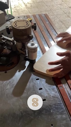 Organic curves. Crafted calm. This wooden bench blends into nature-inspired spaces with elegance and flow. #ParametricBench #CNCDesign #WoodArt #Splintur #NaturalInteriors