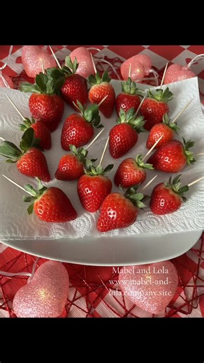 Time is running out to place your pre-order for delicious chocolate covered strawberries for Valentine’s Day! Local (west Michigan) pickup only. www.mabel-and-Lola.company.site #valentinesdaygift #strawberries #chocolatecoveredstrawberries #mabelandlola #sweetheart