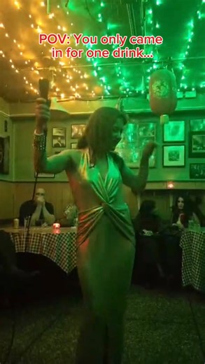RACHEL D’ARCY on Instagram: "POV: You only came into @trishas.soho for one little Christmas drink… but anything can happen in Soho’s favourite speakeasy 🍸✨ See me live this Thursday - Only two more Trisha’s shows before the Xmas break, so come get your jazz diva fix darlings!💋 Thursday 11th & 18th December 9pm – 12am £10 OTD for non-members (bring ID) Come early to avoid the queue! See you there darlings! Mwaaaah! 💋 📹 @1mcdt #jazzsinger #soho #speakeasy #christmasparty #oldhollywood"