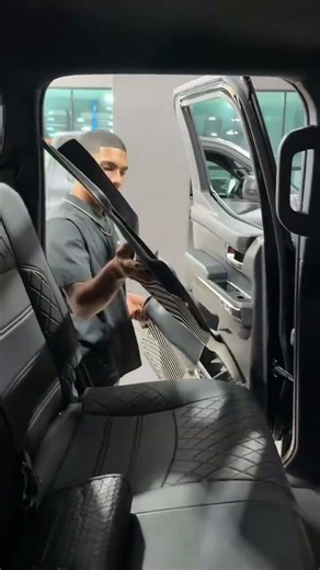 Cambio Completo De Alfombras De Interior A TonnoFlip En Toyota Tacoma