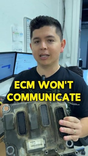 🔍 PACCAR ECM Issues : No Communication 🚚💬 The scanner won’t connect to the engine on this truck. 🛠 A quick test reveals the culprit: a faulty ECM! 🚨 You can use a bench harness to diagnose the issue and save time diagnosing wiring.💡 Do you have questions about PACCAR? Leave a comment below! 💭 👉Want to know more ECM tips? Follow for more! #PACCAR #TruckRepair #DieselTech | Oscar Truck ECM
