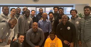 Warriors Meet With Barack Obama Instead of Visiting White House With Donald Trump