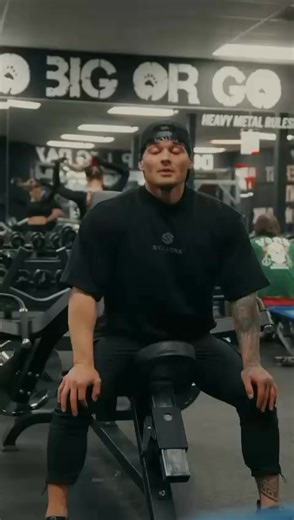 Next up in our festive showcase is the Incline Pec Fly 😍 Key features: Upper Pec Isolation Design — Enables focused upper chest activation for improved definition and strength balance across the pectoral region. Adjustable Seat Mechanism — Offers quick, easy height changes to accommodate users of all sizes and training preferences. Heavy-Duty Frame Construction — Built from 1.97 x 3.94 x 0.12in (50 x 100 x 3 mm) steel tubing for long-term stability and zero flex under load. Premium Padding — Hi