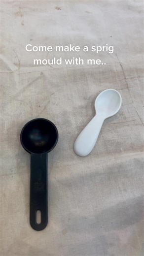 Handbuilding Ceramic Press Mold: Making a double sprig mould