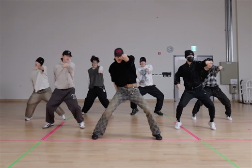 Watch: GOT7 Wraps Up "PYTHON" Promotions With New Dance Practice Video | Soompi