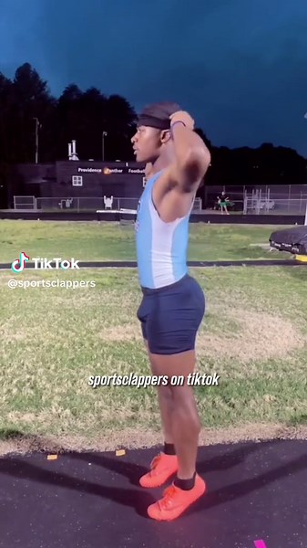 ♱ (@sportsclappers)’s videos with Rookie Of The Year - Moneybagg Yo