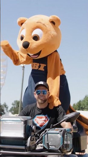 Was der Biber an seinen Wochenenden so macht ... 🥳 #obi #shorts