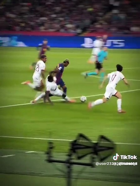 فيديوهات أنشأها حمودي (@.hamood) باستخدام الصوت الأصلي - حمودي