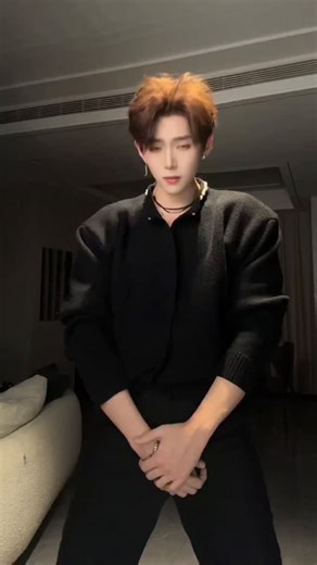 Zi Xin on Instagram: "无敌帅气 👊🙀#cute #chinese #china #tiktok #trend #instagram #india #korea #boysfashion"