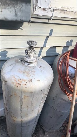 How to check 100 pound propane tank valve for leaks #deerseason #deerseason2025#upperpeninsula