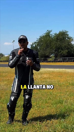 4.3K views · 436 reactions | Cómo se calienta la llanta de tu moto? #conocetumoto #r7racing #cursodemanejo | Sergio Castro | Facebook