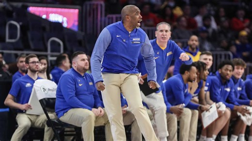 Speedy Claxton's Hofstra advances to CAA finals on bonkers banked shot