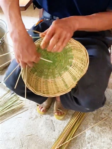 Amazing DIY Bamboo Crafts | Handmade Skills You Must See! Watch how we turn simple bamboo into beautiful handmade crafts! 🌿✨ From cutting to shaping, every step is done by hand with skill and creativity. Perfect for anyone who loves DIY, traditional craftsmanship, and eco-friendly ideas! Follow for more amazing handmade creations! 💚 #DIY #BambooCraft #Handmade #Crafts #Woodworking