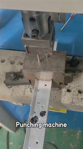 CNC Hydraulic Press Punching Machine from China